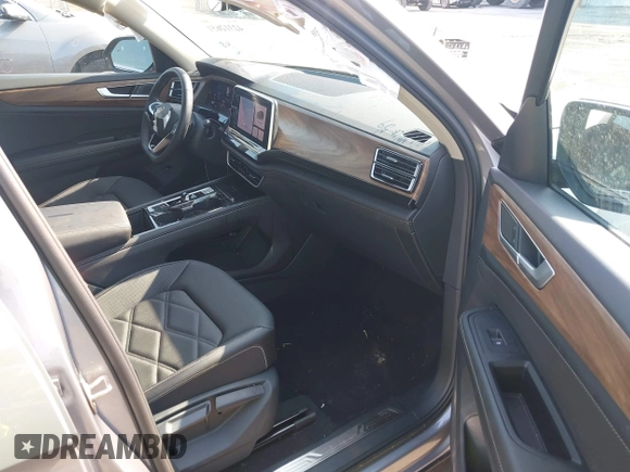 2025 Volkswagen Atlas SE with VIN 1V2WR2CA2SC508079, listed as a IAAI auction lot 42312651 with 10,436 mi miles and . Bid and sale history available at DreamBid. Image 5.