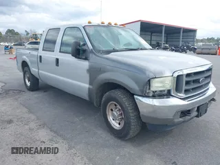 2004 Ford Super Duty F-250 XL with VIN 1FTNW20L74EA70355, listed as a IAAI auction lot 41303705 with 237,456 mi miles. Bid and sale history available at carsss.com. Image 1.