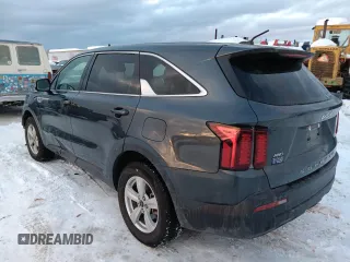 2022 Kia Sorento LX z VIN 5XYRGDLC6NG100959, wystawiony jako Copart lot #88527785 z przebiegiem 68 110 mil mil oraz Szkoda całkowita • Salvage title. Historia ofert i sprzedaży dostępna na DreamBid. Obrazek 2.
