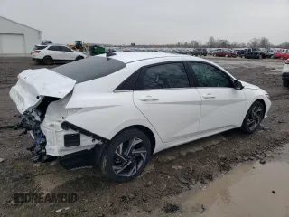 2024 Hyundai Elantra Limited z VIN KMHLN4DJ6RU117057, wystawiony jako Copart lot #52426005 z przebiegiem 10 103 mil mil oraz Szkoda całkowita • Salvage title. Historia ofert i sprzedaży dostępna na DreamBid. Obrazek 3.