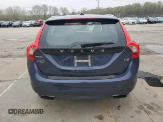 2015 Volvo V60 T5 Drive-E Premier Plus z VIN YV140MEC6F1213575, wystawiony jako Copart lot #52224865 z przebiegiem 78 702 mil mil oraz Szkoda całkowita • Salvage title. Historia ofert i sprzedaży dostępna na DreamBid. Obrazek 6.