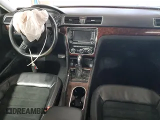 2013 Volkswagen Passat SEL Premium with VIN 1VWCH7A38DC047575, listed as a Copart auction lot 44623015 with 159,370 mi miles and Salvage Title. Bid and sale history available at carsss.com. Image 8.