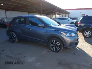 2019 Nissan Kicks S with VIN 3N1CP5CU0KL565247, listed as a IAAI auction lot 41627267 with 92,049 mi miles. Bid and sale history available at carsss.com. Image 1.