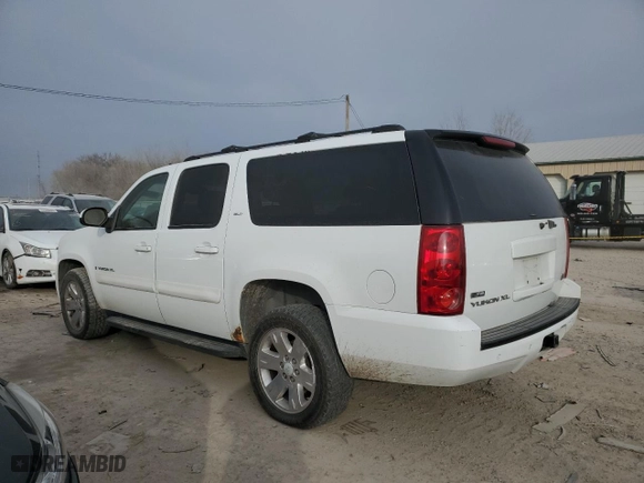 2007 GMC Yukon XL SLT with VIN 1GKFK163X7J222727, listed as a Copart auction lot 42090585 with 0 mi miles and Salvage Title. Bid and sale history available at carsss.com. Image 2.