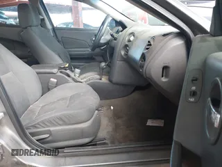 2005 Pontiac Grand Prix z VIN 2G2WP522651274708, wystawiony jako IAAI lot #41360656 z przebiegiem 170 799 mil mil oraz . Historia ofert i sprzedaży dostępna na DreamBid. Obrazek 5.