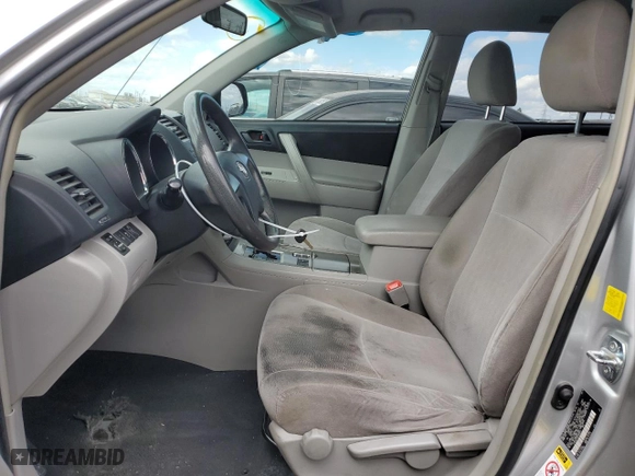 2011 Toyota Highlander with VIN 5TDZA3EH4BS008073, listed as a Copart auction lot 46930955 with 170,492 mi miles and Salvage Title. Bid and sale history available at carsss.com. Image 7.