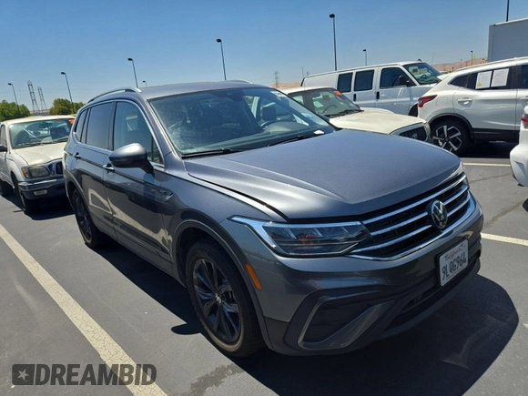 2024 Volkswagen Tiguan SE with VIN 3VV3B7AX1RM108036, listed as a IAAI auction lot 42796415 with 37,805 mi miles and . Bid and sale history available at DreamBid. Image 12.