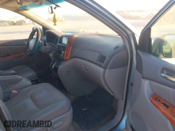 2007 Toyota Sienna XLE with VIN 5TDZK22C47S048516, listed as a IAAI auction lot 41367115 with 236,058 mi miles. Bid and sale history available at carsss.com. Image 5.