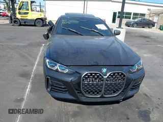 2022 BMW 4 Series M440i xDrive z VIN WBA13AR06NCL03176, wystawiony jako IAAI lot #42031647 z przebiegiem 6346 mil mil oraz . Historia ofert i sprzedaży dostępna na DreamBid. Obrazek 13.