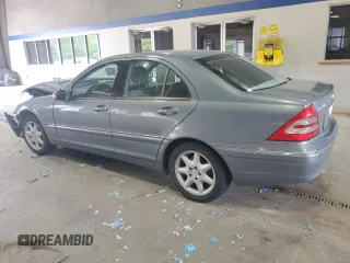 2004 Mercedes-Benz C 240 с VIN WDBRF61J54F547525, выставлен на аукционе Copart как лот 56064115 с пробегом Не указан миль и Списание • Salvage title. История ставок и продаж доступна на DreamBid. Изображение 2.