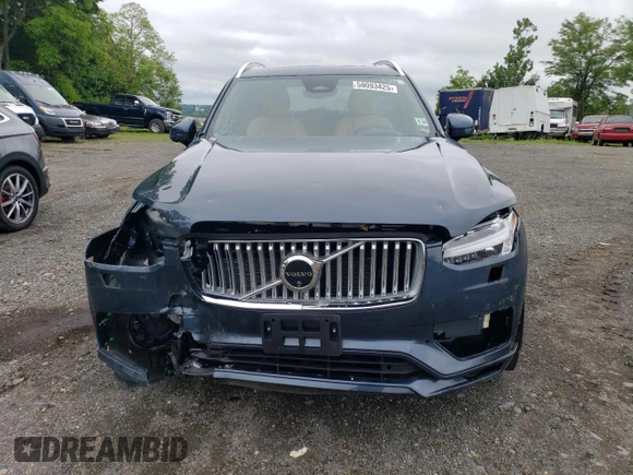 2025 Volvo XC90 Ultra with VIN YV4H60PFXS1305589, listed as a Copart auction lot 59093425 with 7,326 mi miles and Salvage title. Bid and sale history available at DreamBid. Image 5.