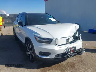 2021 Volvo XC40 z VIN YV4ED3URXM2538118, wystawiony jako IAAI lot #41644875 z przebiegiem 52 274 mil mil oraz . Historia ofert i sprzedaży dostępna na DreamBid. Obrazek 1.