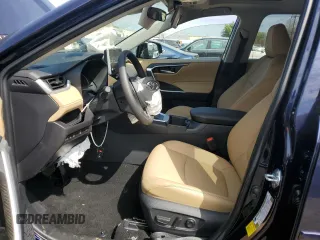 2025 Toyota RAV4 XLE Premium z VIN 2T3A1RFV4SW513551, wystawiony jako Copart lot #54140275 z przebiegiem 1 480 mil mil oraz Szkoda całkowita • Salvage title. Historia ofert i sprzedaży dostępna na DreamBid. Obrazek 7.