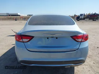 2015 Chrysler 200 Limited с VIN 1C3CCCAB7FN729327, выставлен на аукционе IAAI как лот 41985048 с пробегом 194 667 миль миль и . История ставок и продаж доступна на DreamBid. Изображение 17.