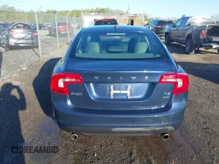 2013 Volvo S60 T5 with VIN YV1612FH3D2189120, listed as a IAAI auction lot 41971644 with 63,423 mi miles. Bid and sale history available at carsss.com. Image 17.