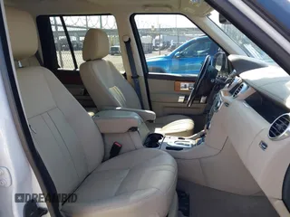 2016 Land Rover LR4 HSE z VIN SALAG2V66GA780737, wystawiony jako IAAI lot #41706661 z przebiegiem 98 555 mil mil oraz . Historia ofert i sprzedaży dostępna na DreamBid. Obrazek 5.