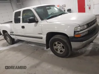 2002 Chevrolet Silverado 1500 LS with VIN 1GCEK19T42Z272682, listed as a IAAI auction lot 41236043 with 0 mi miles. Bid and sale history available at carsss.com. Image 1.