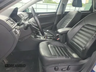 2016 Volkswagen Passat SEL z VIN 1VWCT7A35GC063879, wystawiony jako Copart lot #53856545 z przebiegiem 56 856 mil mil oraz Szkoda całkowita • Salvage title. Historia ofert i sprzedaży dostępna na DreamBid. Obrazek 7.