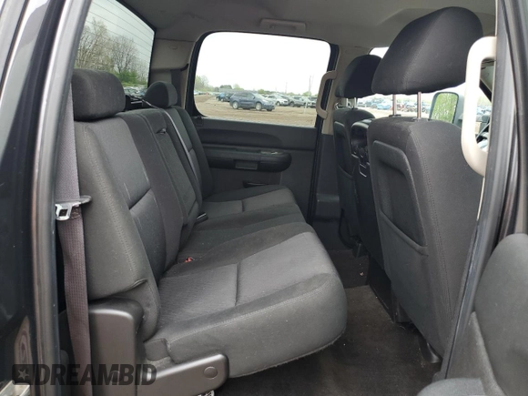 2011 Chevrolet Silverado 1500 LT with VIN 3GCPKSE33BG283936, listed as a Copart auction lot 55745525 with 282,464 mi miles and Clean Title. Bid and sale history available at DreamBid. Image 10.