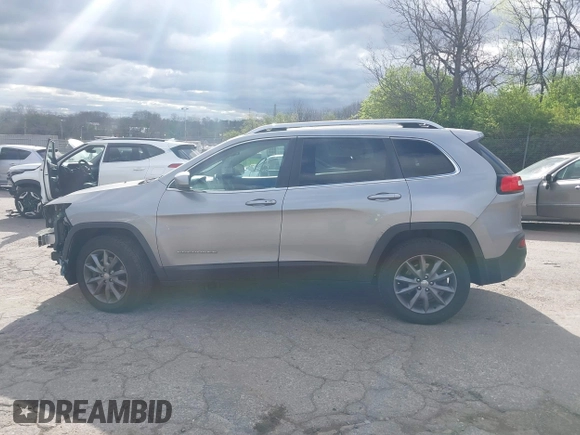 2015 Jeep Cherokee Limited with VIN 1C4PJMDS4FW650454, listed as a IAAI auction lot 42044380 with 123,837 mi miles. Bid and sale history available at carsss.com. Image 15.