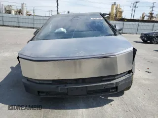 2024 Tesla Cybertruck z VIN 7G2CEHED4RA036923, wystawiony jako Copart lot #51940765 z przebiegiem 7 393 mil mil oraz Szkoda całkowita • Salvage title. Historia ofert i sprzedaży dostępna na DreamBid. Obrazek 5.