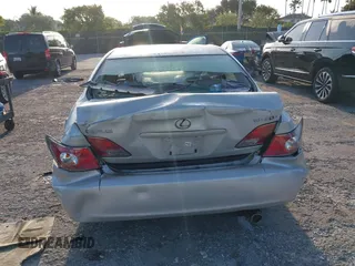 2003 Lexus ES with VIN JTHBF30G730134027, listed as a IAAI auction lot 42016954 with 99,751 mi miles. Bid and sale history available at carsss.com. Image 17.