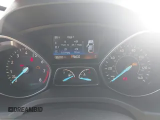 2017 Ford Escape SE z VIN 1FMCU0GD8HUC60074, wystawiony jako IAAI lot #41918443 z przebiegiem 85 787 mil mil oraz . Historia ofert i sprzedaży dostępna na DreamBid. Obrazek 7.
