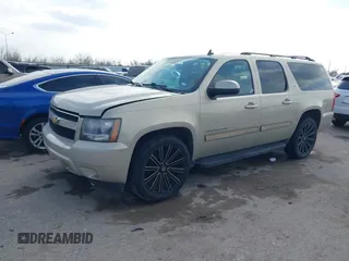 2008 Chevrolet Suburban 3LT z VIN 3GNFC16078G113201, wystawiony jako IAAI lot #41600115 z przebiegiem 190 383 mil mil oraz . Historia ofert i sprzedaży dostępna na DreamBid. Obrazek 2.