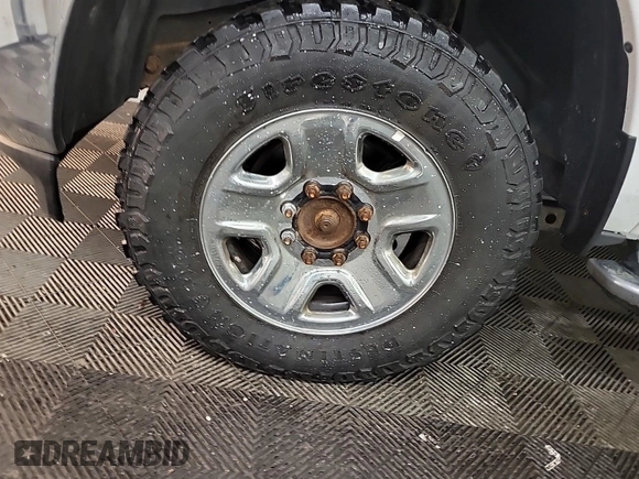 2019 Ram 2500 Tradesman with VIN 3C6UR5CL1KG598101, listed as a IAAI auction lot 42667301 with 90,262 mi miles and . Bid and sale history available at DreamBid. Image 31.