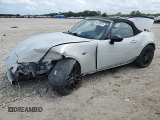 2016 Mazda MX-5 Miata Club z VIN JM1NDAC73G0106350, wystawiony jako Copart lot #50768475 z przebiegiem 81 409 mil mil oraz Nie do naprawy. Historia ofert i sprzedaży dostępna na DreamBid. Obrazek 1.