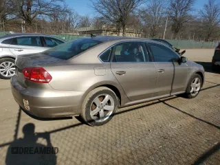 2015 Volkswagen Passat Limited Edition Edition z VIN 1VWAT7A36FC111928, wystawiony jako Copart lot #46325855 z przebiegiem 149 482 mil mil oraz Czysty tytuł • Clean title. Historia ofert i sprzedaży dostępna na DreamBid. Obrazek 3.