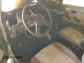 1986 Suzuki Samurai z VIN JS3JC51V1G4101572, wystawiony jako Copart lot #82712734 z przebiegiem Nie podano mil oraz Szkody całkowita. Historia ofert i sprzedaży dostępna na DreamBid. Obrazek 8.