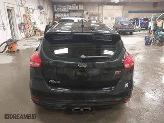 2015 Ford Focus ST with VIN 1FADP3L90FL305407, listed as a IAAI auction lot 41508693 with 172,191 mi miles. Bid and sale history available at carsss.com. Image 17.