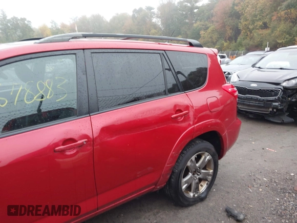 2011 Toyota RAV4 Sport with VIN JTMRF4DV2B5049788, listed as a IAAI auction lot 40578883 with 203,848 mi miles. Bid and sale history available at carsss.com. Image 6.