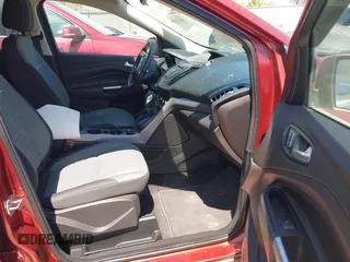 2015 Ford Escape SE z VIN 1FMCU0G79FUC75335, wystawiony jako IAAI lot #42222863 z przebiegiem 132 592 mil mil oraz . Historia ofert i sprzedaży dostępna na DreamBid. Obrazek 5.