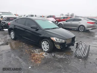 2018 Hyundai Elantra SE with VIN 5NPD74LF5JH402752, listed as a IAAI auction lot 41429536 with 173,526 mi miles. Bid and sale history available at carsss.com. Image 1.