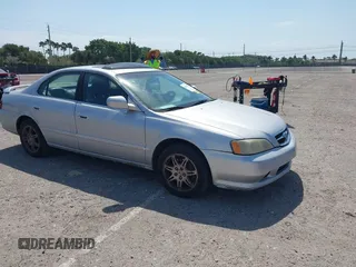 2001 Acura TL with VIN 19UUA56651A023035, listed as a IAAI auction lot 41814320 with 137,509 mi miles. Bid and sale history available at carsss.com. Image 1.