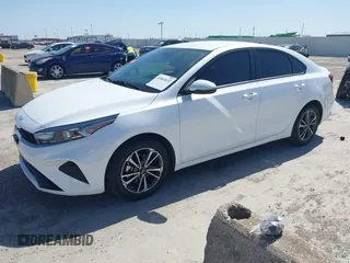 2022 Kia Forte LXS z VIN 3KPF24AD2NE425621, wystawiony jako IAAI lot #41865432 z przebiegiem 14 245 mil mil oraz . Historia ofert i sprzedaży dostępna na DreamBid. Obrazek 17.
