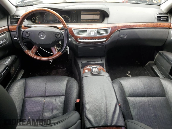 2008 Mercedes-Benz S 550 z VIN WDDNG86X38A214268, wystawiony jako Copart lot #56049625 z przebiegiem 99 301 mil mil oraz Szkoda całkowita • Salvage title. Historia ofert i sprzedaży dostępna na DreamBid. Obrazek 8.