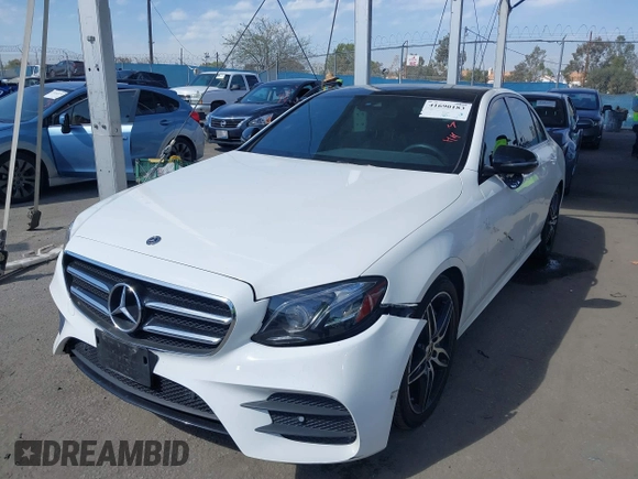 2019 Mercedes-Benz E-Class E 300 with VIN WDDZF4JB8KA566102, listed as a IAAI auction lot 41690183 with 89,085 mi miles. Bid and sale history available at carsss.com. Image 18.
