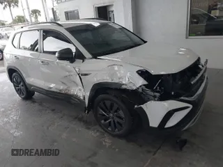 2024 Volkswagen Taos S с VIN 3VV5X7B2XRM005999, выставлен на аукционе IAAI как лот 41650685 с пробегом 23 231 миль миль и . История ставок и продаж доступна на DreamBid. Изображение 1.