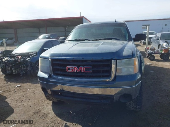 2008 GMC Sierra 1500 Work Truck with VIN 2GTEK13M281154777, listed as a IAAI auction lot 41672542 with 200,212 mi miles. Bid and sale history available at carsss.com. Image 12.