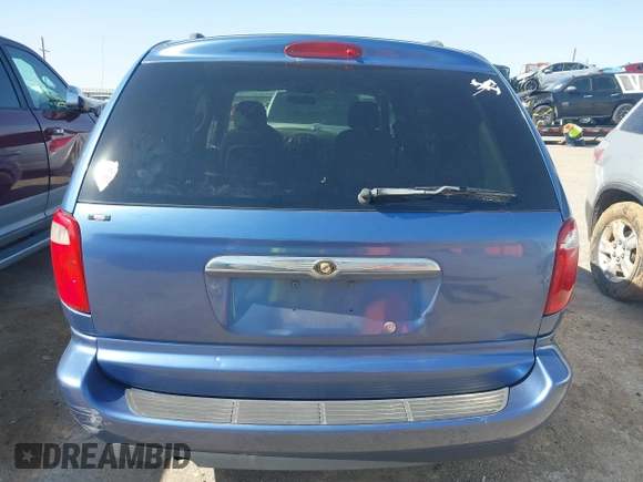 2007 Chrysler Town & Country LWB LX with VIN 2A4GP44R17R266406, listed as a IAAI auction lot 42033861 with 153,870 mi miles. Bid and sale history available at carsss.com. Image 16.