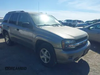 2005 Chevrolet TrailBlazer LS with VIN 1GNDS13S152161295, listed as a IAAI auction lot 42049285 with 188,208 mi miles and . Bid and sale history available at DreamBid. Image 1.