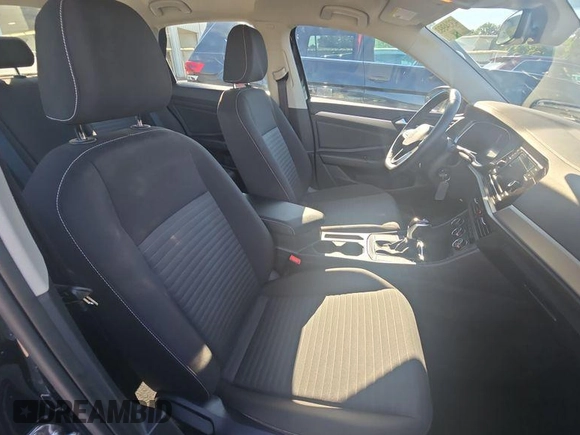 2024 Volkswagen Jetta S z VIN 3VW5M7BUXRM054755, wystawiony jako IAAI lot #42808965 z przebiegiem 23 995 mil mil oraz . Historia ofert i sprzedaży dostępna na DreamBid. Obrazek 20.