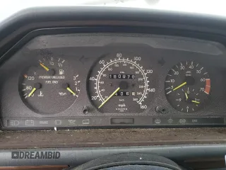 1993 Mercedes-Benz 400 with VIN WDBEA34E4PB852391, listed as a Copart auction lot 42859275 with 180,979 mi miles and Clean Title. Bid and sale history available at carsss.com. Image 9.