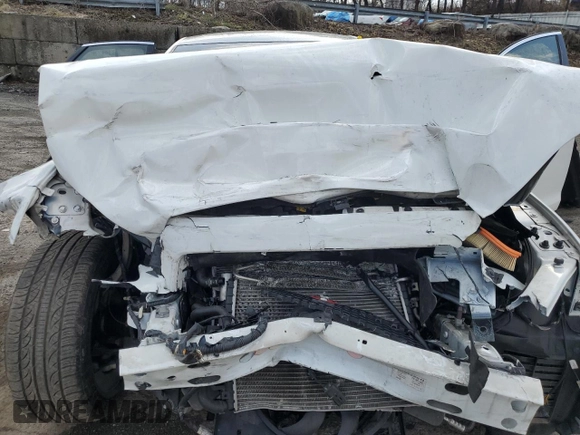 2019 Jaguar XJ with VIN SAJWJ1CD5K8W19663, listed as a Copart auction lot 51071665 with 28,468 mi miles and Salvage Title. Bid and sale history available at carsss.com. Image 13.