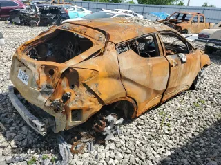 2018 Toyota C-HR XLE with VIN NMTKHMBX3JR049998, listed as a Copart auction lot 61815245 with Not provided miles and Non repairable. Bid and sale history available at DreamBid. Image 3.
