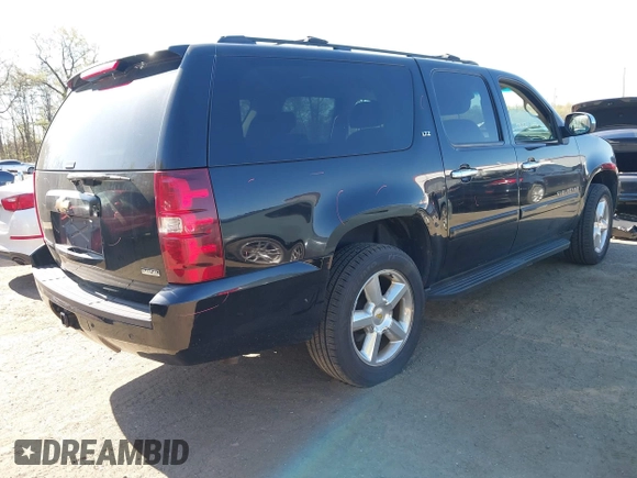 2008 Chevrolet Suburban LTZ with VIN 1GNFK16308R272980, listed as a IAAI auction lot 42055176 with 269,262 mi miles. Bid and sale history available at carsss.com. Image 4.