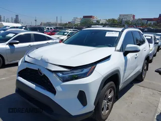 2022 Toyota RAV4 XLE with VIN 2T3W1RFV4NW233025, listed as a IAAI auction lot 42238717 with 39,156 mi miles and . Bid and sale history available at DreamBid. Image 6.